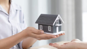 Home Loan: 20 ఏళ్ల హోమ్ లోన్ 13 ఏళ్లల్లోనే తీర్చవచ్చు.. ఈ చిన్న టిప్స్ పాటిస్తే మీపై ఆర్ధిక భారం తగ్గినట్లే..