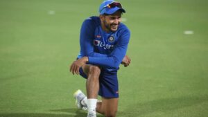 IPL 2026: ఇటు ధోనీకి ఇచ్చిపేడేసి.. అటు రోహిత్, కోహ్లీల సరసన చేరిన రూ. 75 లక్షల ప్లేయర్..!
