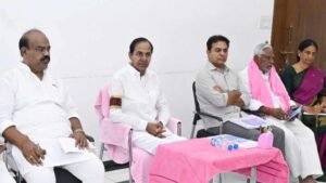 KCR : బీఆర్ఎస్ సభ్యత్వ నమోదులో డిజిటల్ విప్లవం.. ఎర్రవెల్లిలో కేసీఆర్ సుదీర్ఘ మంతనాలు.!