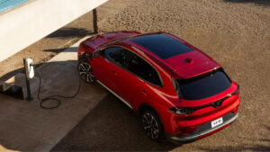 Electric Car: కొత్త ఎలక్ట్రిక్‌ కారు.. విలాసవంతమైన ఫీచర్స్‌తో 500 కి.మీ రేంజ్‌..!