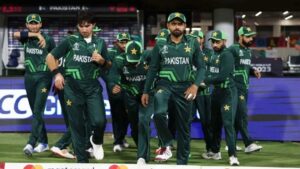 ICC: పాకిస్థాన్‌ క్రికెట్‌ జట్టుకు ఐసీసీ డబుల్ షాక్.. ఆటగాళ్లపై 40 శాతం జరిమానా.. కారణం ఇదే..