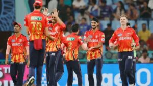 Video: ‘ఇక నువ్ మారవా.. సొంత జట్టు ఆటగాడిపై ఈ పైత్యం ఏంది.. ఆ టీమిండియా ప్లేయర్‌ను నిషేధించండి’