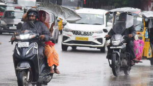 Weather Report: ఏపీ, తెలంగాణకు భారీ వర్షసూచన.. ఈ జిల్లాల ప్రజలకు వాతావరణశాఖ అలర్ట్..