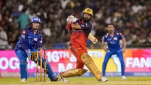ఉత్కంఠభరిత మ్యాచ్‌లో ముంబైపై ఆర్‌సీబీ థ్రిల్లింగ్ విక్టరీ.. ఐపీఎల్ 2026 నుండి ముంబై అవుట్!
