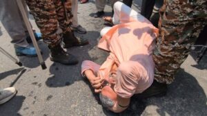 West Bengal: “రాళ్లతో కొట్టారు?”.. టీఎంసీ ఎంపీ కల్యాణ్ బెనర్జీపై దాడి