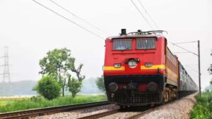 Trains: రైల్వే ప్రయాణికులకు శుభవార్త.. ఇక నుంచి ఆ ప్రాంతాలకు వీక్లీ ఎక్స్‌ప్రెస్ ట్రైన్స్..