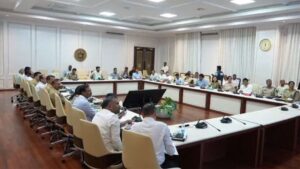CM Revanth: రూ.1000 కోట్ల నిధులపై సీఎం ఫోకస్.. అధికారులకు సీరియస్ వార్నింగ్.!