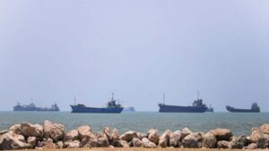 Hormuz: 3 నెలల తర్వాత సాఫీగా వాణిజ్య నౌకలు ప్రయాణం.. ఫొటోలు వైరల్