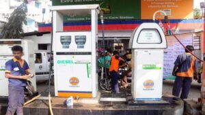 Petrol-Diesel: వాహనదారులకు కేంద్రం శుభవార్త.. జూలై 1 నుంచి ఆంక్షలు ఎత్తివేత