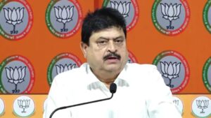 Ramchander Rao: కాక్రోచ్ పార్టీ వెనుక ఉన్నది వాళ్లే.. బీజేపీ చీఫ్ సంచలన వ్యాఖ్యలు..