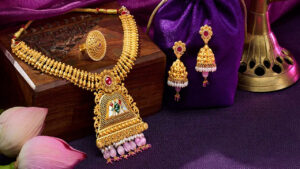Gold Price Today: బంగారం, వెండి ధరలకు బ్రేకులు.. తెలుగు రాష్ట్రాల్లో తులం ధర ఎంతంటే..