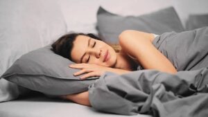 Sleep: 7,8 కాదు.. ఆరోగ్యంగా ఉండేందుకు ఎన్ని గంటలు నిద్రపోవాలి.. ఆచార్య బాలకృష్ణ చెప్పిన సీక్రెట్!