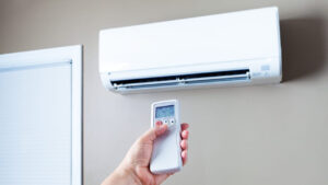 AC Tips: మీరు చేసే ఈ చిన్న పొరపాటుతో మీ ఏసీ పని ఖతం.. కరెంట్ బిల్ డబుల్.. వెంటనే ఇలా చేయండి..