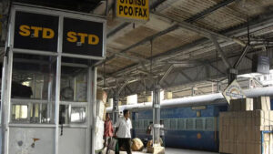 Railway Stations: రైల్వే స్టేషన్‌లో కనుమరుగైన ఈ ఐదింటి గురించి మీకు తెలుసా..?
