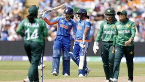 INDW Vs PAKW: పాక్ బౌలర్లను ఉతికి ఆరేసిన స్మృతి.. టీ20 వరల్డ్‌కప్‌లో అరుదైన రికార్డు..