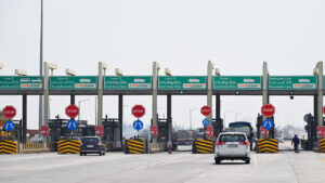 Toll Charges: కేంద్రం షాకింగ్ డెసిషన్.. ఈ వాహనాలకు కూడా టోల్ చెల్లించాల్సిందే..! కొత్త రూల్స్..