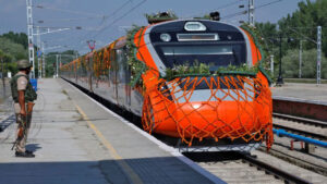 Vande Bharat Sleeper: ఈ రూట్లలో వందే భారత్ స్లీపర్ ఎక్స్‌ప్రెస్.. రైల్వేశాఖ నుంచి బిగ్ అప్డేట్.. ప్రారంభం ఎప్పుడంటే..?