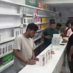 Theft: రెచ్చిపోయిన దొంగలు.. 10 నిమిషాల్లో రూ.50 లక్షల విలువైన 77 మొబైల్ ఫోన్లు చోరీ..