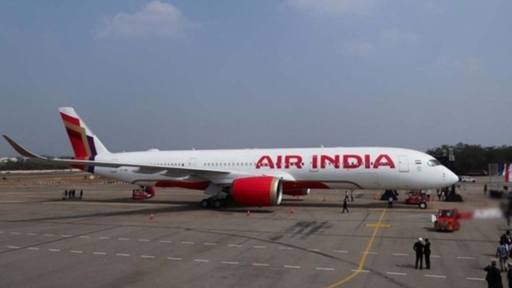 Mumbai Airport: ముంబై విమానాశ్రయంలో ఒకే రన్‌వేపై రెండు విమానాలు.. వందలాది మంది ప్రయాణికులు చావు అంచుల వరకు..