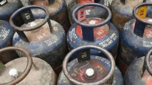 Commercial LPG Cylinder Price Cut: గుడ్ న్యూస్.. ఎల్పీజీ సిలిండర్ ధరలు తగ్గాయోచ్..