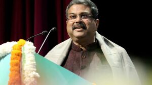 Dharmendra Pradhan: కేంద్ర విద్యాశాఖ మంత్రిని తప్పించకపోవడానికి 5 బలమైన కారణాలివే..