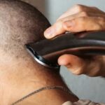 Hair Care Tips: గుండు చేయించుకుంటే జుట్టు ఒత్తుగా పెరుగుతుందా? ఇది నిజమా లేక అపోహా?