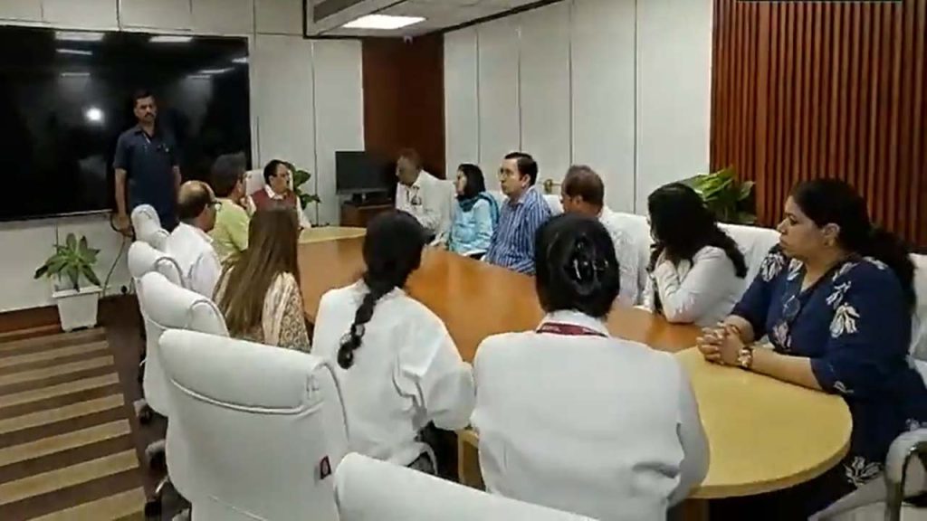 CJP Protest: యువతి పరిస్థితి విషమం.. ప్రముఖుల పరామర్శ.. వైద్యులు ఏం చెప్పారంటే..!