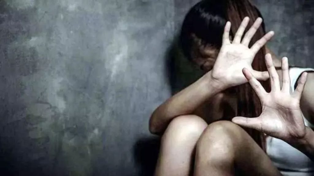 Minor Girl Harassment: 9 ఏళ్ల బాలికతో అసభ్య ప్రవర్తన.. నిందితుడిపై దాడి, ఆస్పత్రిలో మృతి