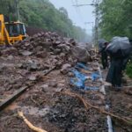 Mumbai: ముంబై, పూణె జలదిగ్బంధం.. వర్ష బీభత్సానికి 13 మంది మృతి