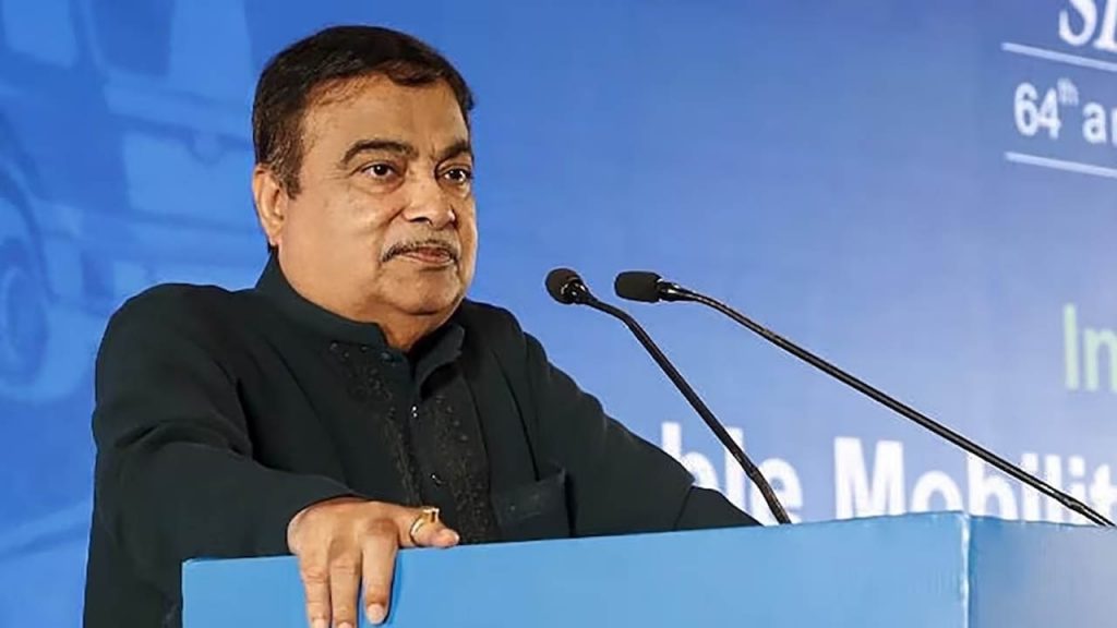 Nitin Gadkari: E20 పెట్రోల్ వల్ల ఒక్క కారైనా పాడైందా?.. విమర్శకులపై కేంద్ర మంత్రి గడ్కరీ ఫైర్..