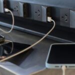 Public Charging: రైల్వే స్టేషన్‌లో ఫోన్ ఛార్జింగ్ పెడుతున్నారా? జర జాగ్రత్త.. మీ బ్యాంక్ ఖాతా ఖాళీ కావచ్చు!
