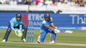 Rohit Sharma: ఎప్పుడు తప్పుకోవాలో రోహిత్‌కు తెలుసు.. మీరు మూసుకుంటే బెటర్: పాక్ మాజీ స్టార్