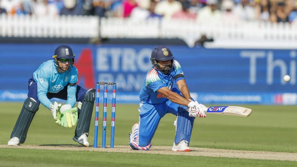 Rohit Sharma: ఎప్పుడు తప్పుకోవాలో రోహిత్‌కు తెలుసు.. మీరు మూసుకుంటే బెటర్: పాక్ మాజీ స్టార్