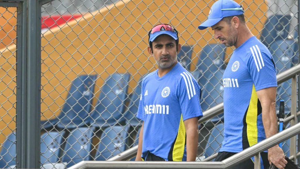 Team India Coaching Staff: టీమిండియా కోచింగ్ స్టాఫ్‌లో విభేదాలు.. ఆ ఇద్దరిలో ఒకరిపై వేటు తప్పదు?