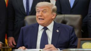 Donald Trump: డొనాల్డ్ ట్రంప్‌ను చంపిన వారికి 10 మిలియన్ డాలర్ల బహుమతి?.. ఇరాక్ సాయుధ గ్రూప్ సంచలన ప్రకటన