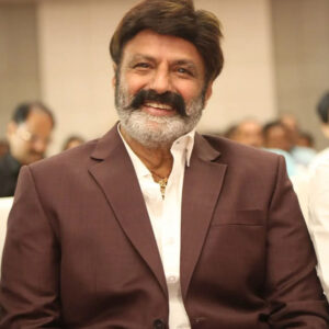 బాలయ్య సరసన భార్యగా, అమ్మగా నటించిన కుర్ర బ్యూటీ ఎవరో తెలుసా.?  ఆమె మరెవరో కాదు