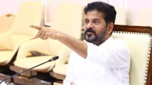 CM Revanth Reddy : విద్యార్థుల యూనిఫాంల నాణ్యతపై రాజీపడేది లేదు