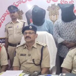 Andhra Pradesh: ఎంతకు తెగించార్రా.. మఫ్టీ పోలీసుల పేరుతో రైతుల నిలువుదోపిడీ.. కట్ చేస్తే..