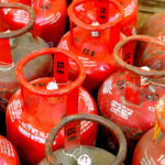 LPG Gas Supply: మళ్లీ ముదిరిన వార్.. సామాన్యులపై మరోసారి భారం.. గ్యాస్ ధరలు మళ్లీ పెరుగుతాయా..?