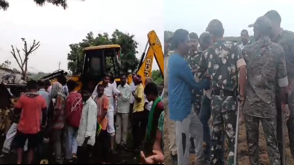 Telangana: చెన్నూరులో ఉద్రిక్తత.. అధికారులపై కారంపొడి, పెట్రోల్‌తో ఆక్రమణదారుల దాడి