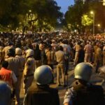 Delhi Protest : దేశ రాజధానిలో మళ్లీ రగిలిన ఉద్రిక్తతలు.. జంతర్ మంతర్ వద్ద రణరంగం.!
