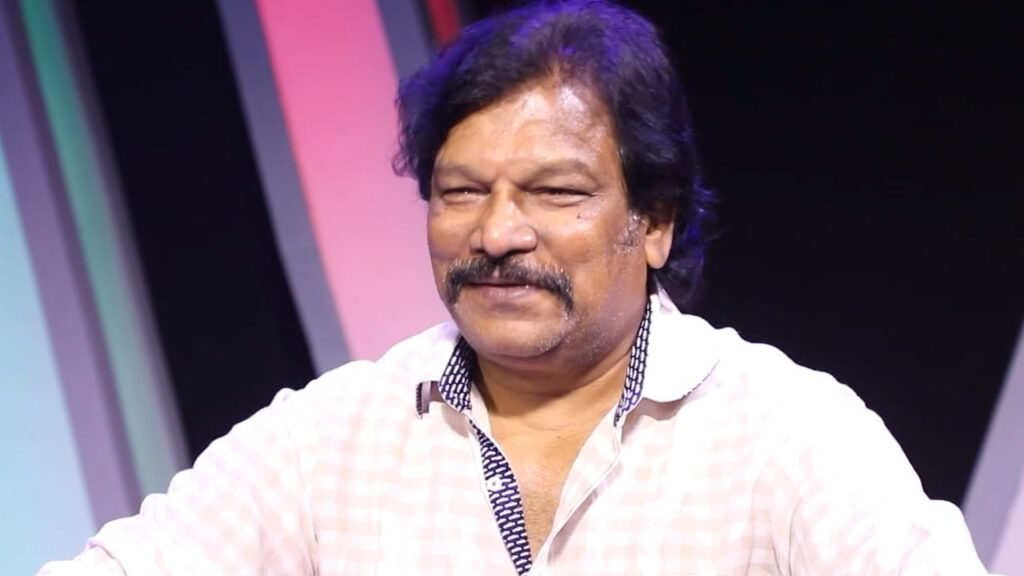 Krishna Vamsi: ఆకలితో ఫుట్ పాత్ మీద నిల్చున్నాను.. పిలిచి అన్నం పెట్టాడు.. ఆ నటుడి రుణం ఎప్పటికీ తీర్చుకోలేనిది.. డైరెక్టర్ కృష్ణవంశీ..