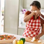 Kitchen Hacks : ఉల్లిపాయలు కోసేటప్పుడు కన్నీళ్లకు బైబై.. కళ్లమంటను తగ్గించే సింపుల్ చిట్కాలు.!