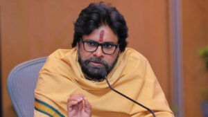 Pawan Kalyan: ముంబైకి పవన్ కల్యాణ్.. భుజానికి సర్జరీ చేయించుకోనున్న జనసేనాని..