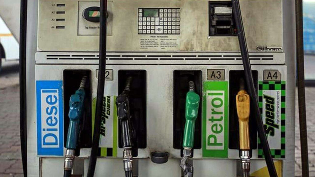 Petrol Prices: పెట్రోల్, డీజిల్ ధరలను ఎలా నిర్ణయిస్తారు..? ఎవరు ఫిక్స్ చేస్తారు..? ఎవరికీ తెలియని అసలు లెక్కలివే..