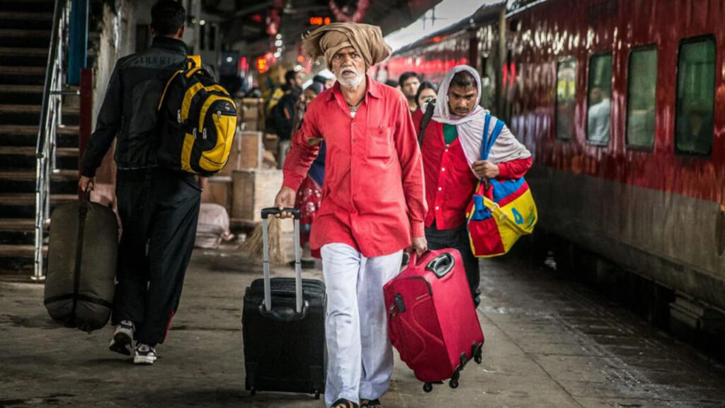 Indian Railways: రైల్వే శాఖ కొత్త లగేజీ రూల్స్.. టికెట్‌తో పాటు ఆన్‌లైన్ బుకింగ్.. అంతవరకు మాత్రమే అనుమతి..