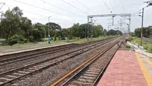 Andhra Pradesh: ఏలూరు జిల్లాలో విషాదం.. ట్రైన్‌ ఢీకొని నలుగురు మృతి